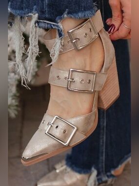 Mi Mi Hendrix Triple Buckle gold Metallic Block Heel Pumps for Women size 8